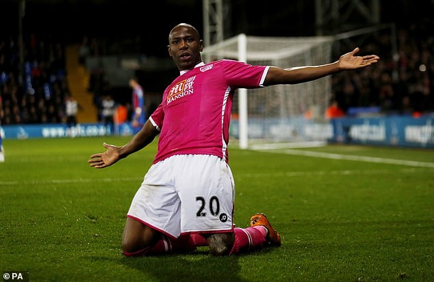 cau thu doi ben do 2 lan trong mot ky chuyen nhuong anh 11