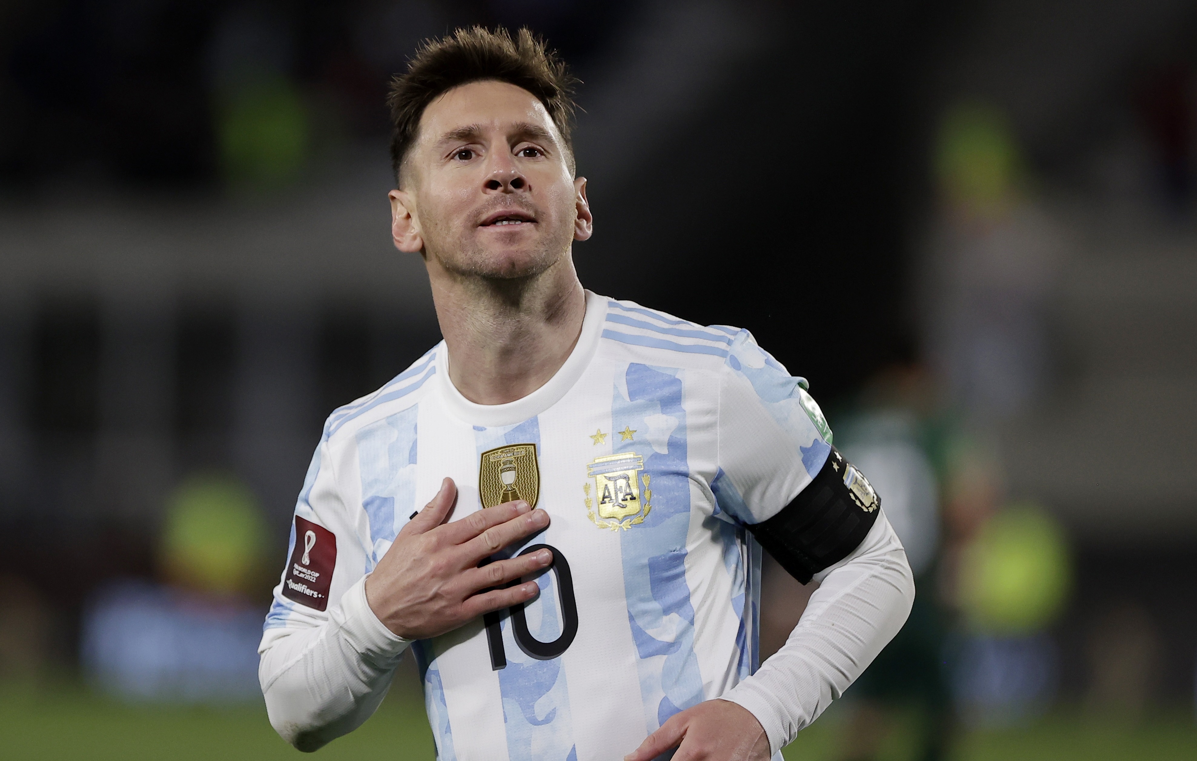 Messi lap hat-trick o vong loai World Cup 2022 hinh anh