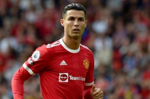HLV Solskjaer: 'Ronaldo van co the bi gach ten' hinh anh