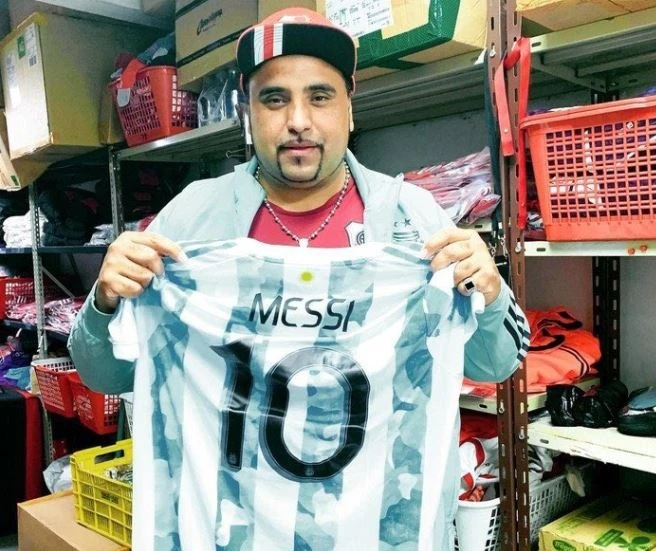 Messi gap an nhan anh 2