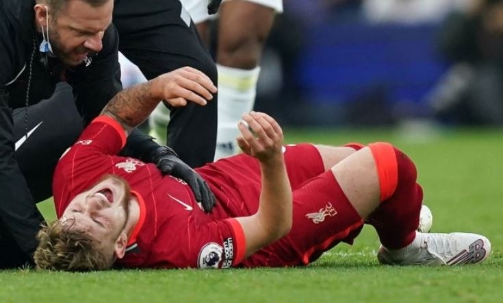 Neville: 'Dong tac vao bong voi Elliott khong xung dang nhan the do' hinh anh