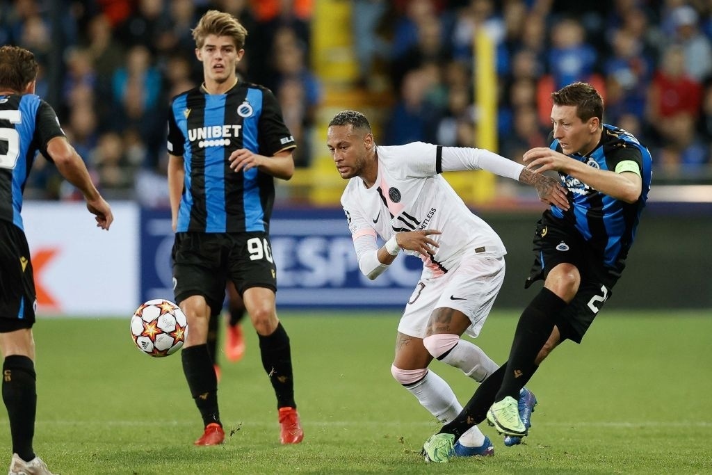 Messi lan dau da chinh cho PSG anh 7