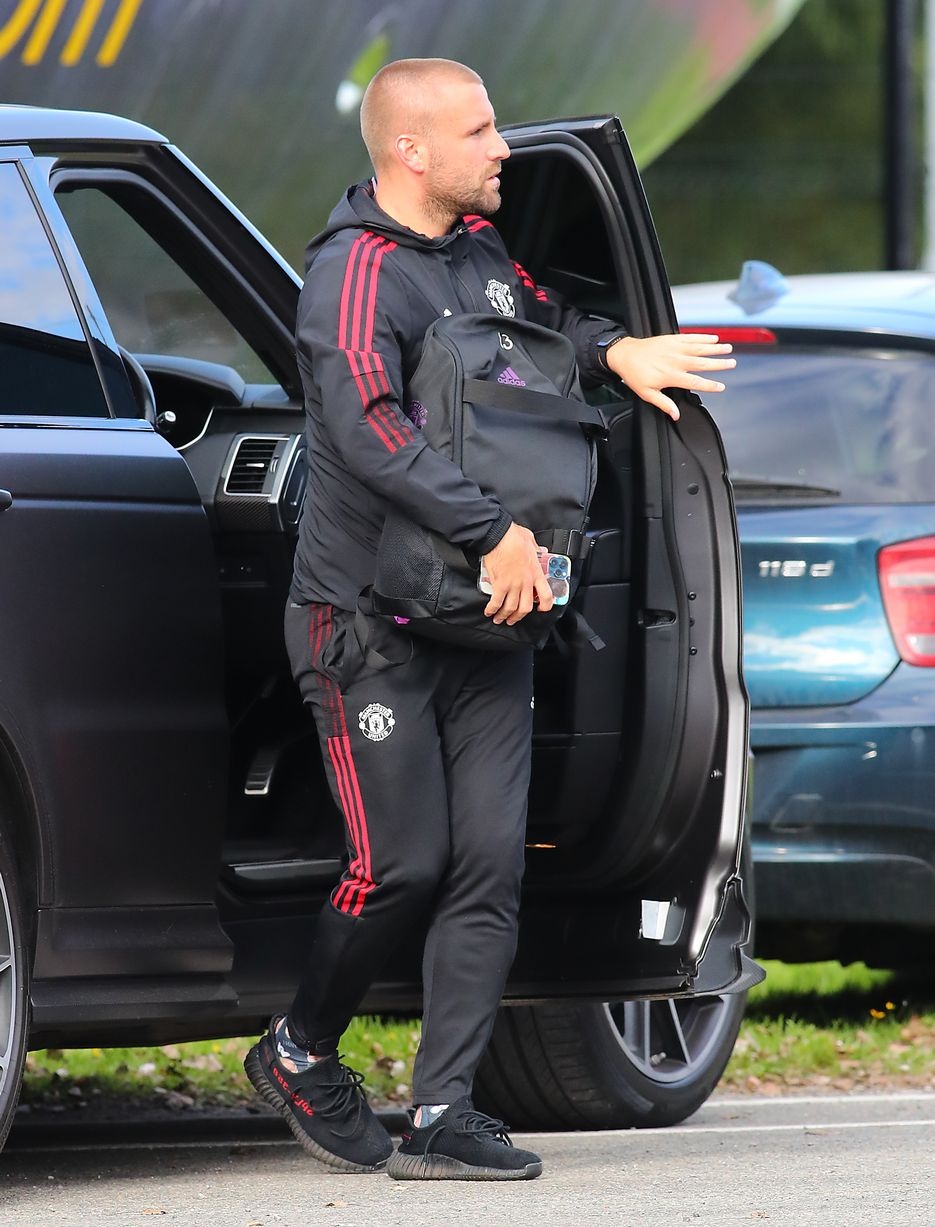 Tru cot tuyen giua cua MU tro lai anh 9