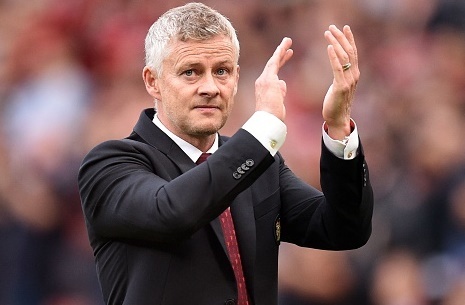 Solskjaer do loi cho Klopp sau khi MU khong duoc huong penalty hinh anh