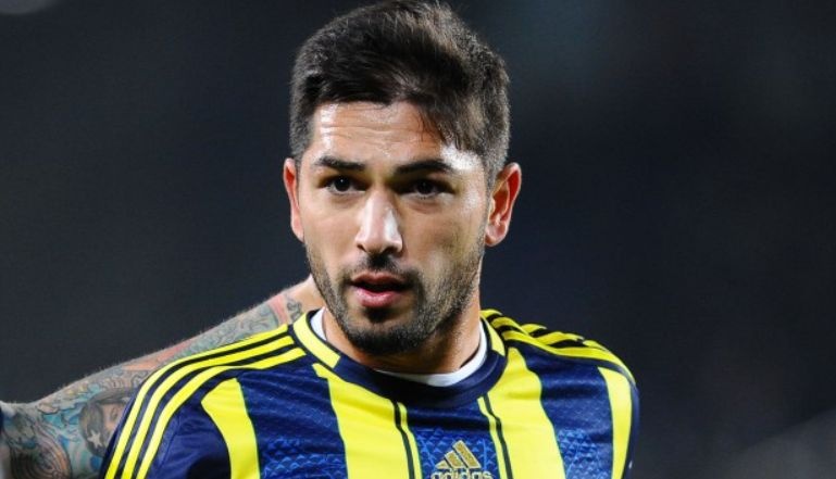 Cuu cau thu Leverkusen ban chet nguoi hinh anh