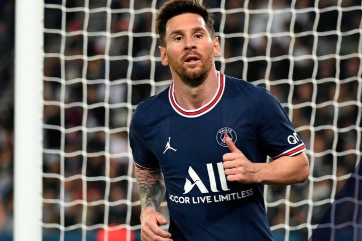 Messi san bang ky luc cua Benzema o Champions League hinh anh