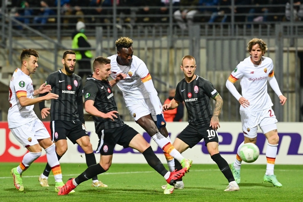 Roma dau Zorya anh 7