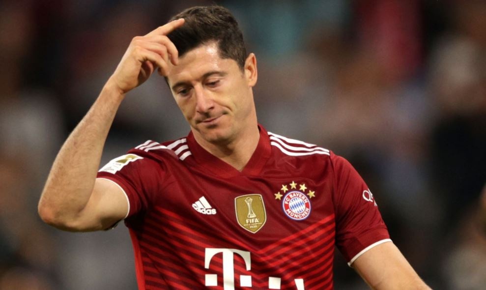 Bayern Munich thua nguoc Frankfurt tren san nha hinh anh