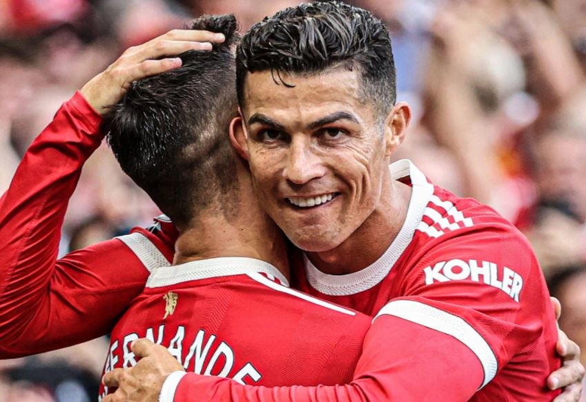 Ronaldo nhan giai thuong ca nhan tai Premier League hinh anh