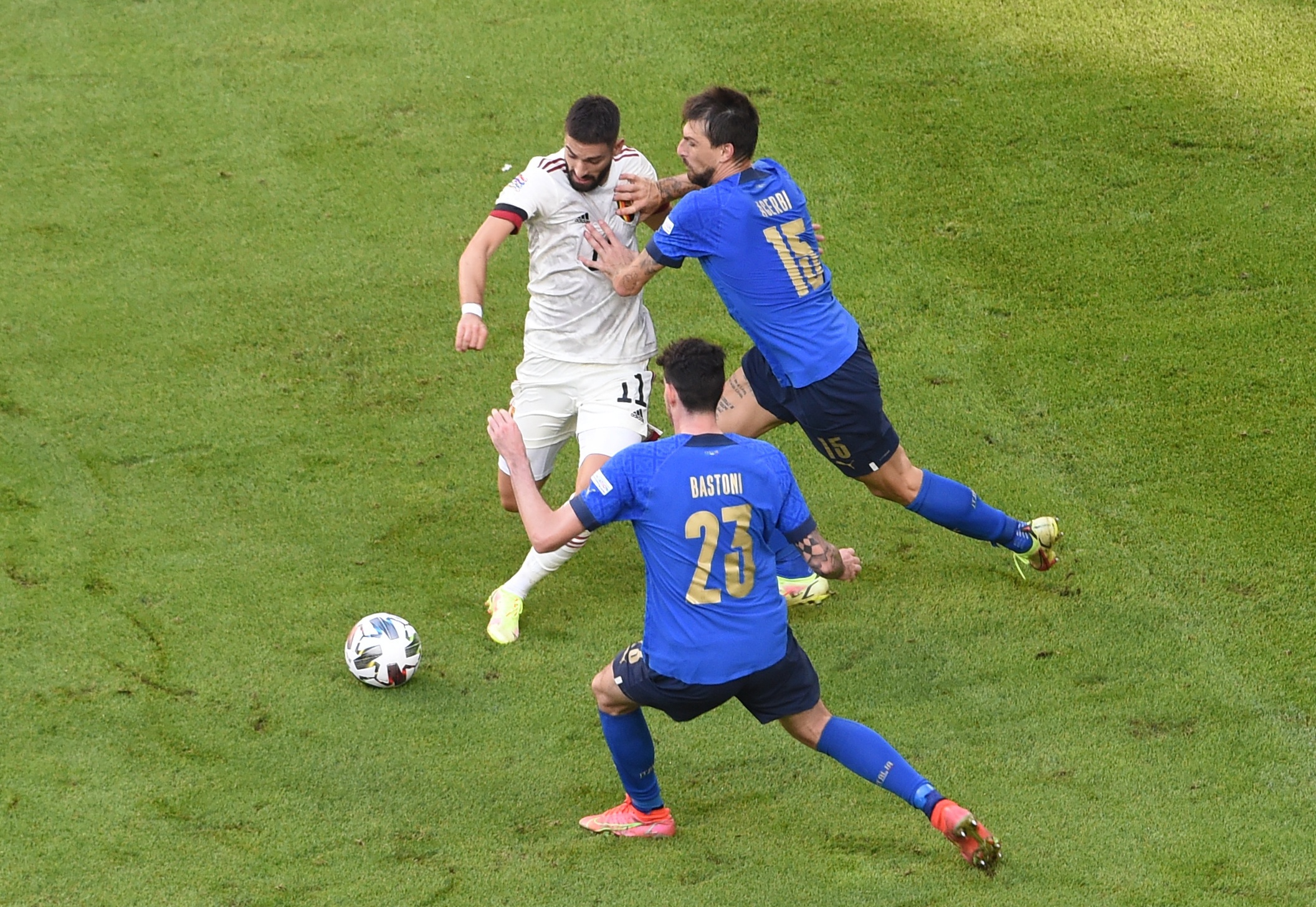 Italy thang Bi anh 8