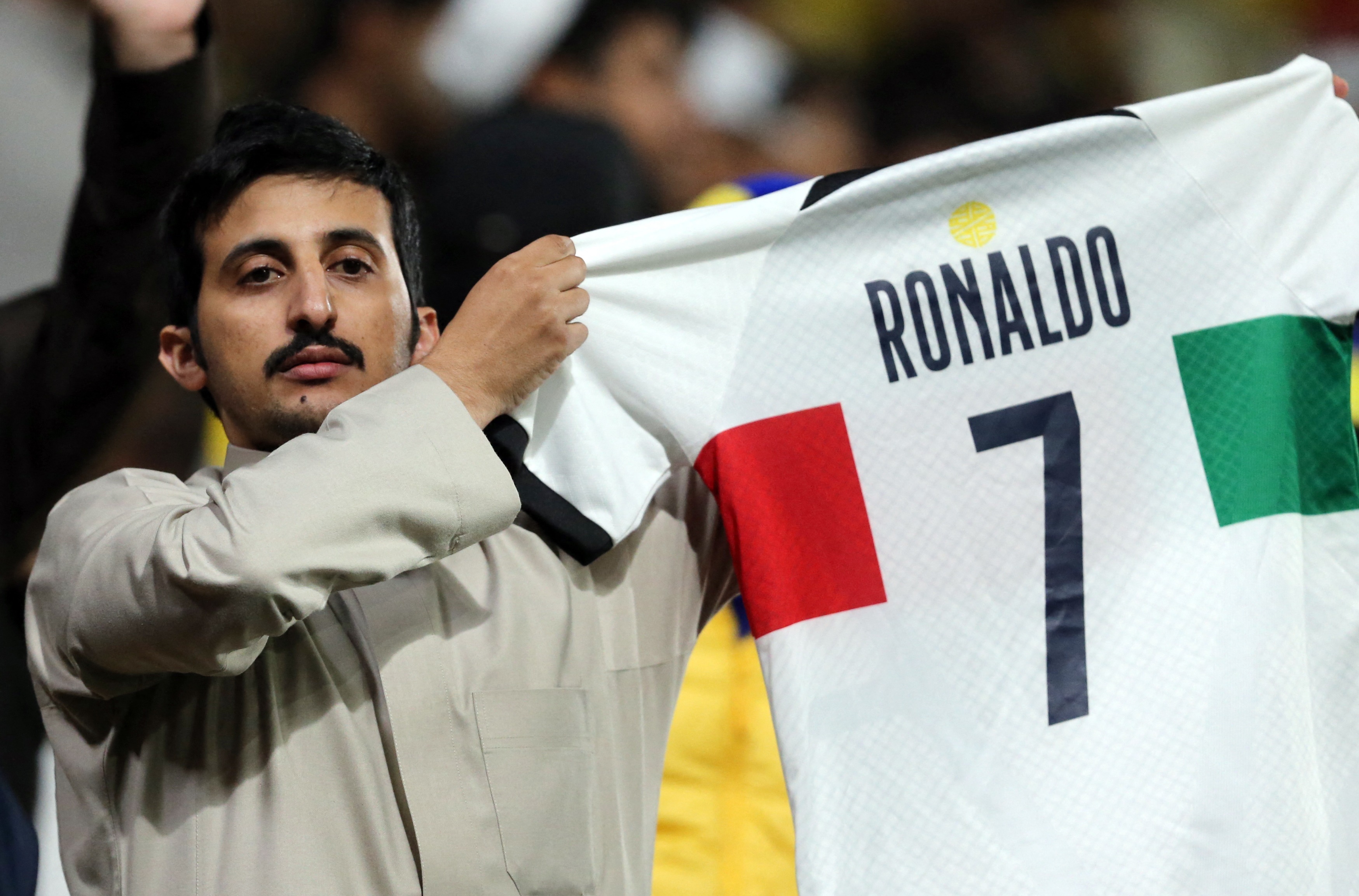 Ronaldo ghi ban giup Bo Dao Nha ha Qatar hinh anh