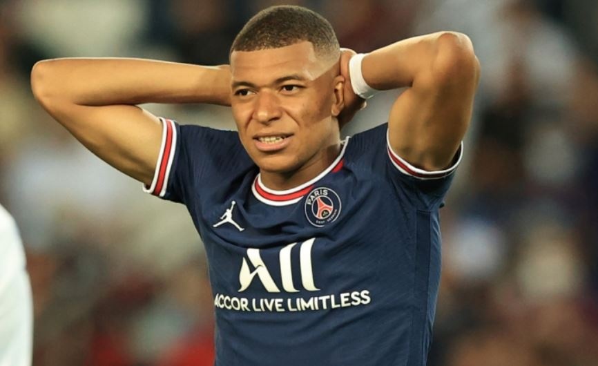 Giam doc PSG: 'Real xung dang bi trung phat' hinh anh