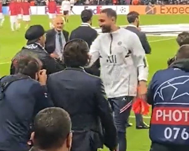 Messi om Ronaldinho anh 4