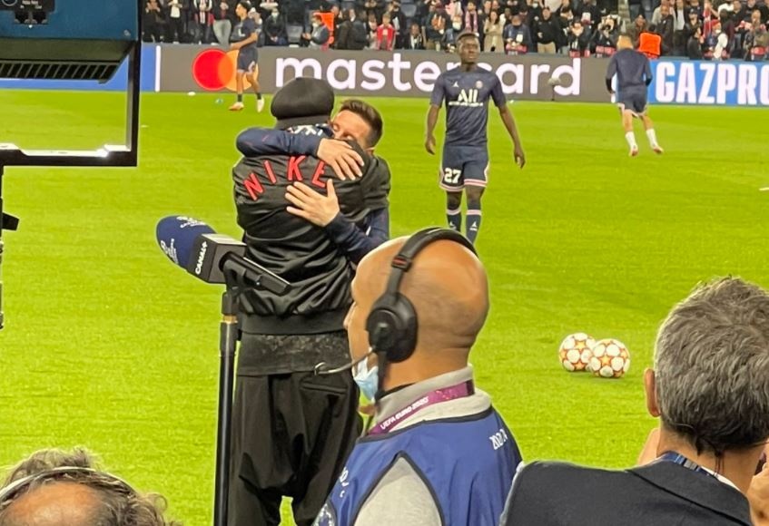 Messi om Ronaldinho anh 3