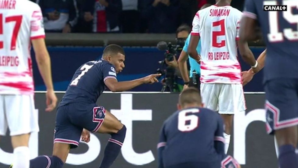 Messi om Ronaldinho anh 8