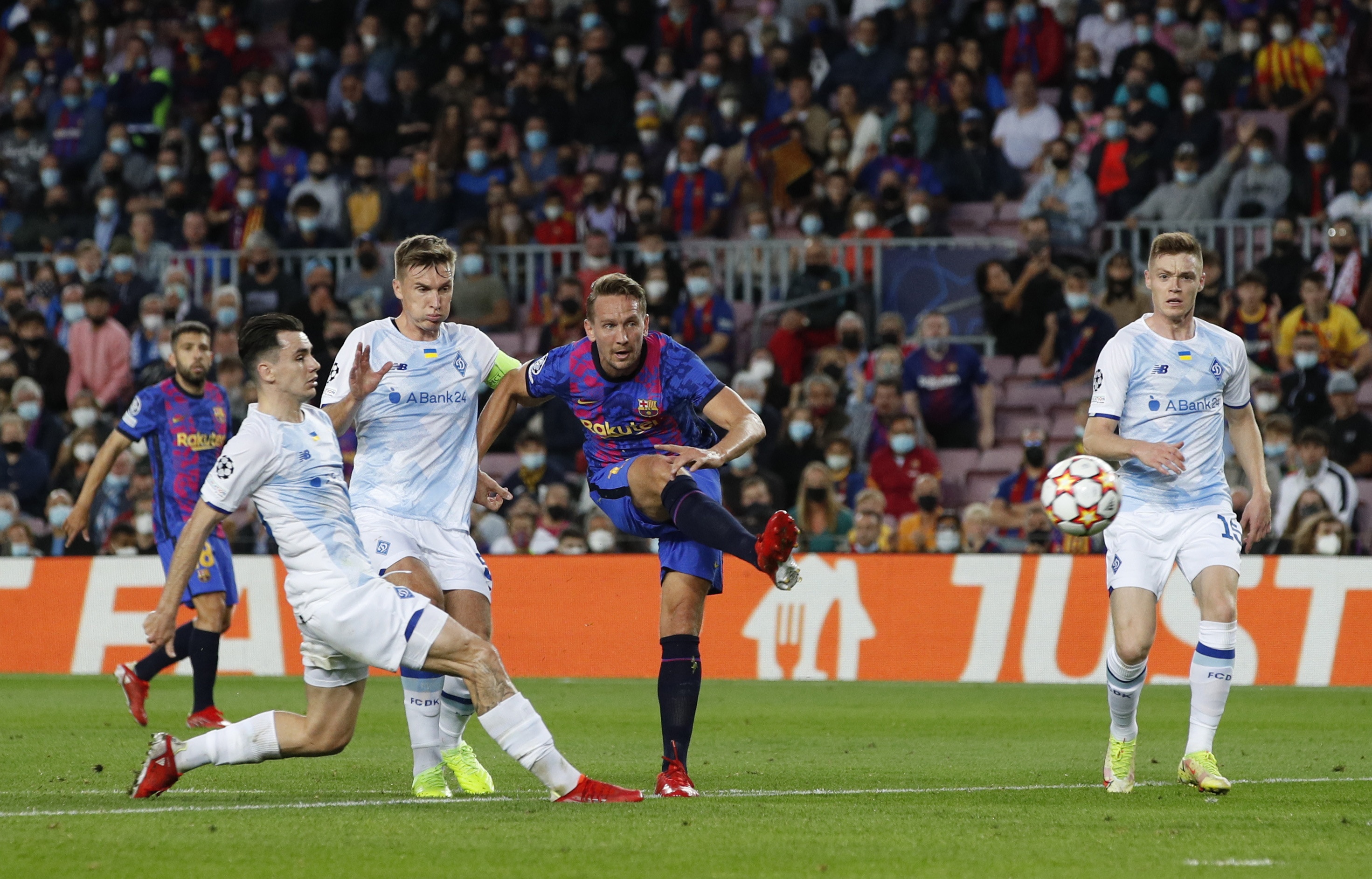 Barca dau Kyiv anh 2