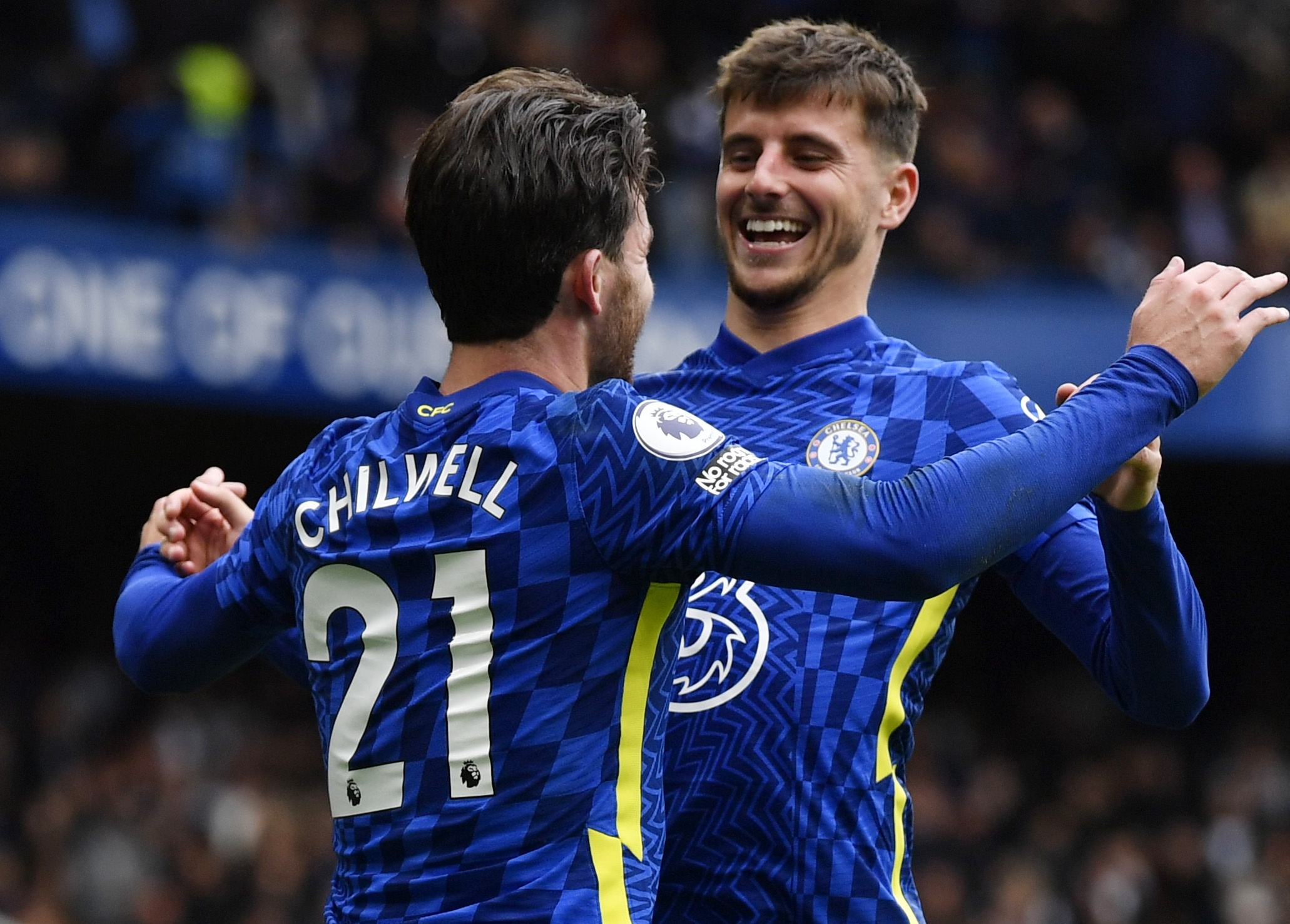 Chelsea giu vung ngoi dau sau tran thang 7-0 hinh anh