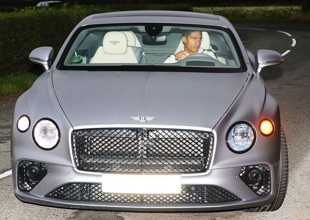 Sir Alex ra mat anh 7