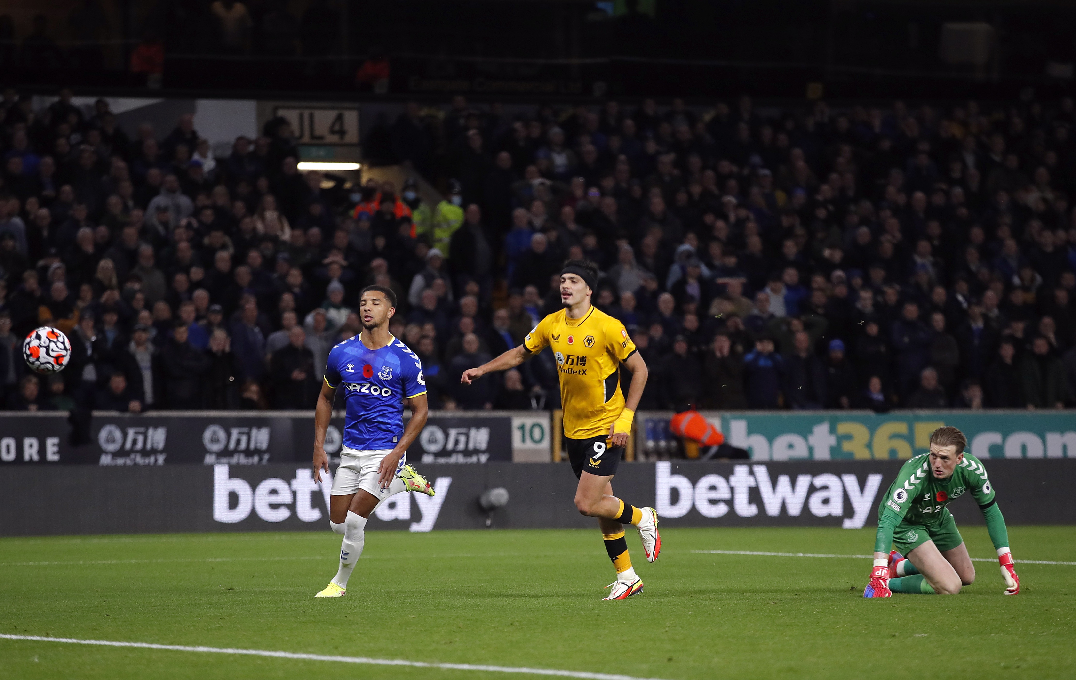Wolverhampton dau Everton anh 6