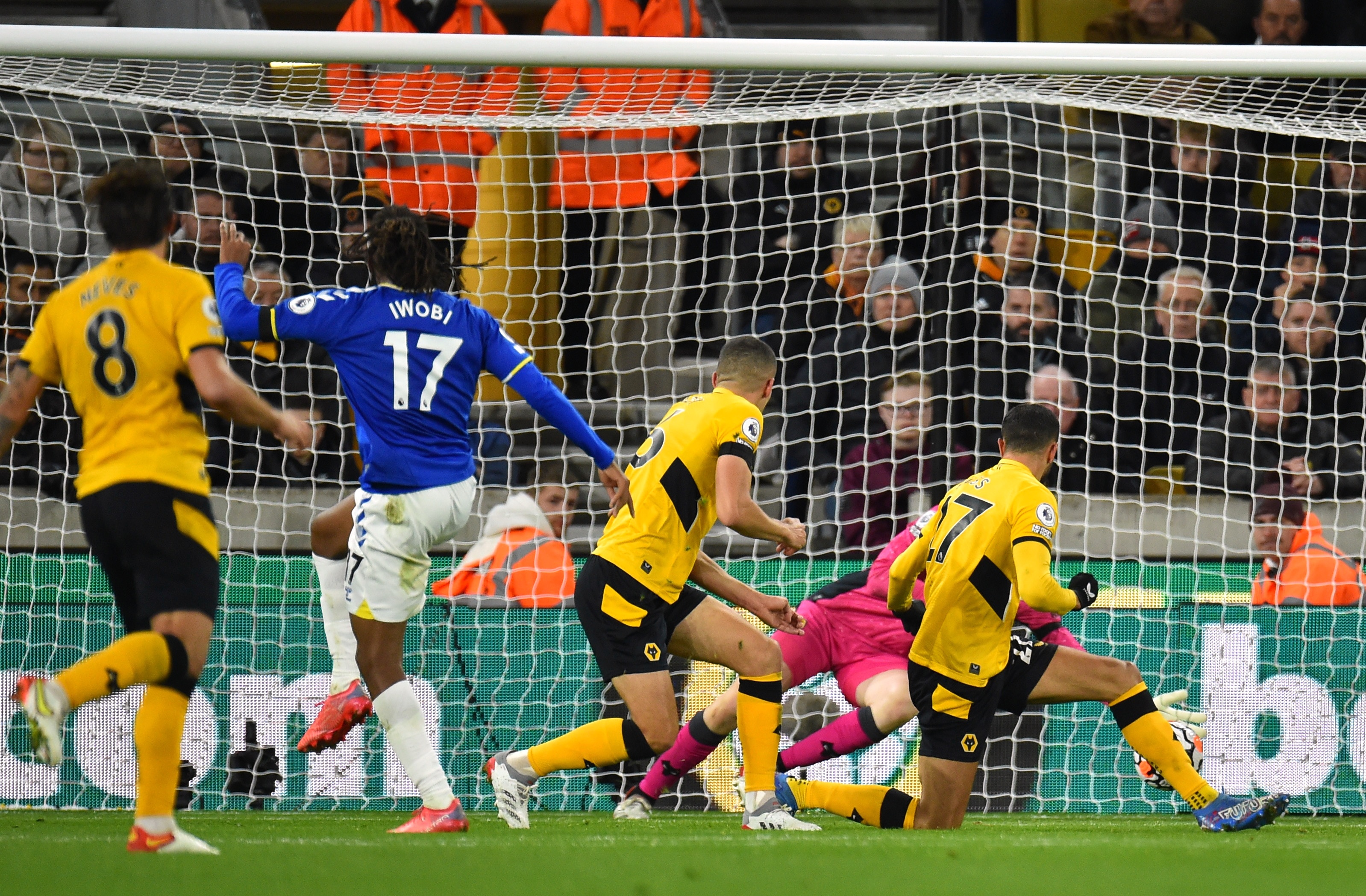 Wolverhampton dau Everton anh 8