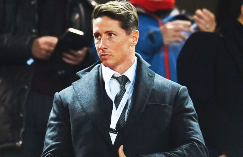 Torres tro lai Anfield hinh anh