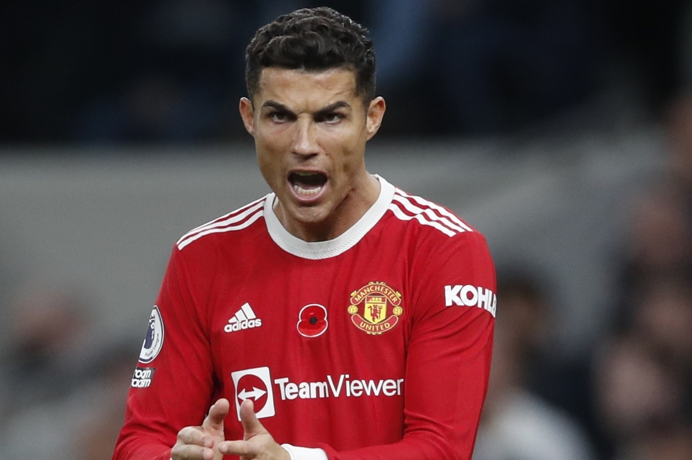 Ronaldo vao doi hinh hay nhat Champions League hinh anh