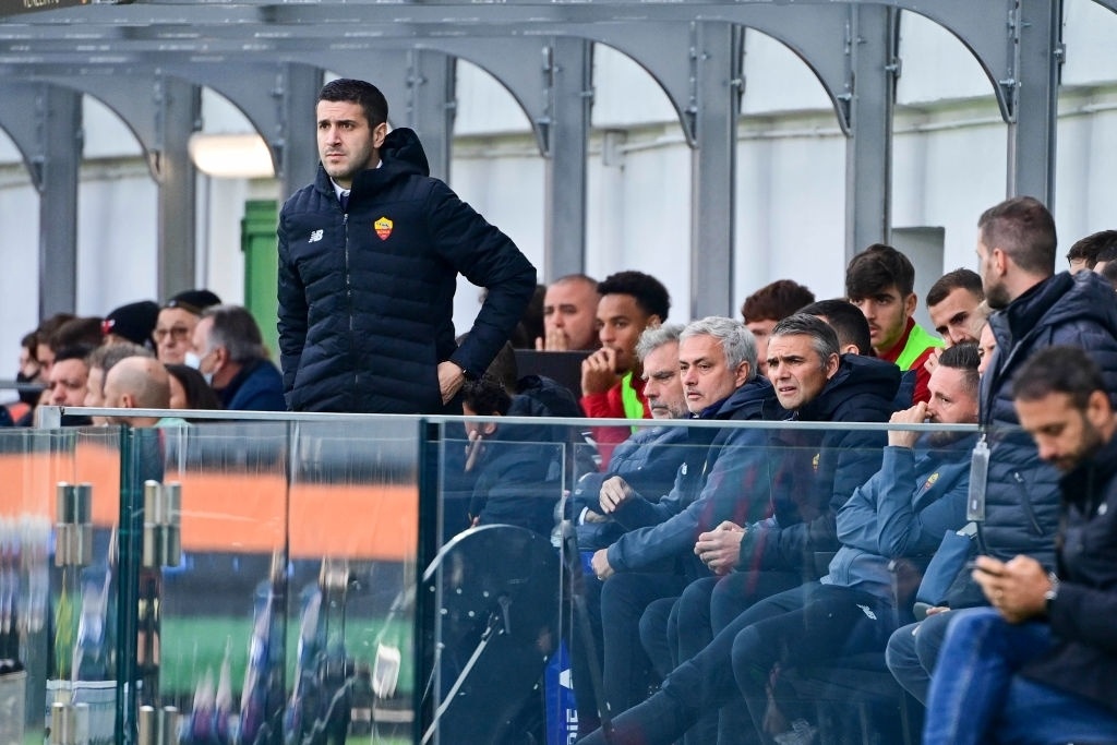 Thay tro Mourinho thua doi moi len hang anh 8