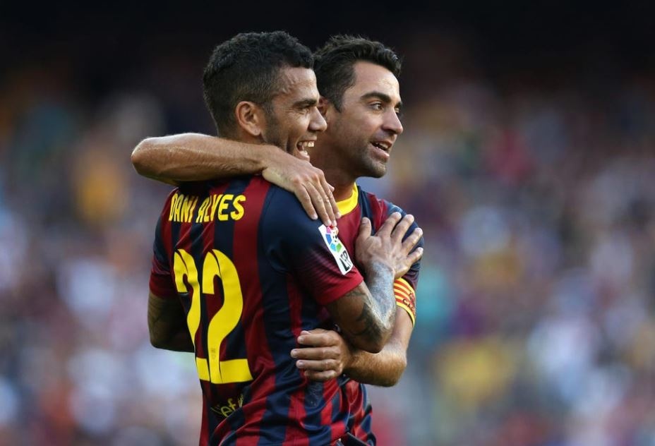 Alves tro lai Barca anh 1