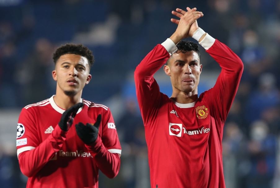 Ferdinand khuyen Sancho bat chuoc Ronaldo hinh anh