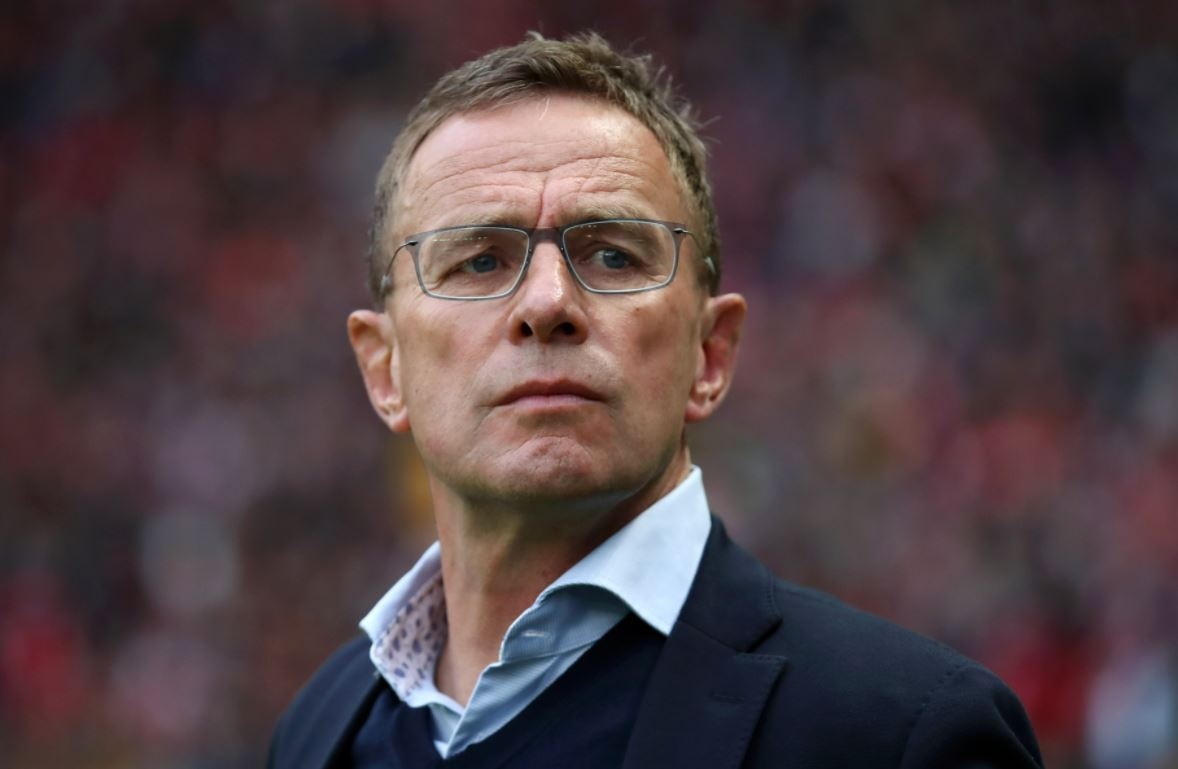 Man Utd bat dau cuoc cach mang bang viec chon Rangnick hinh anh