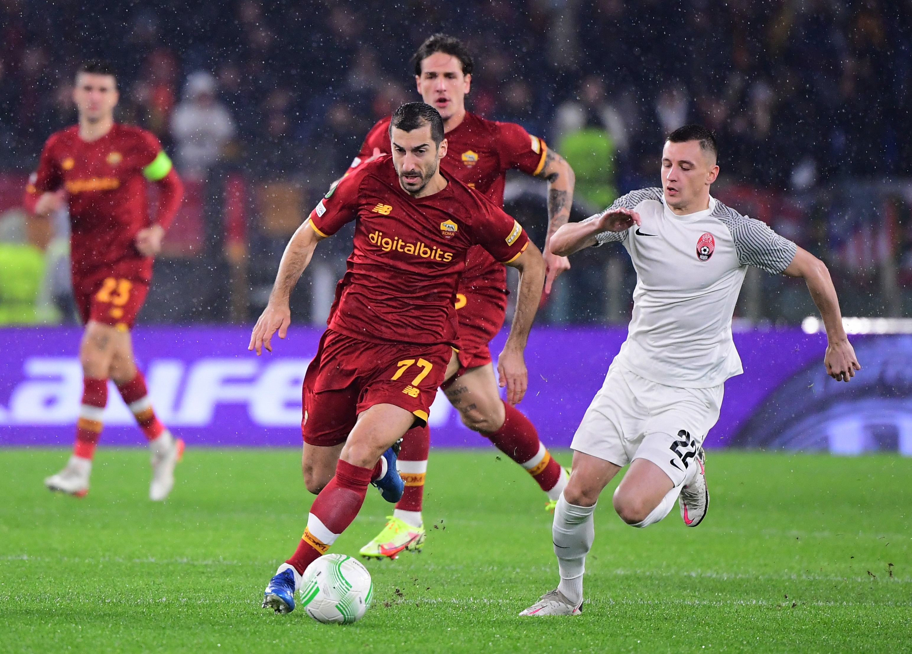 Roma dau Zorya anh 3