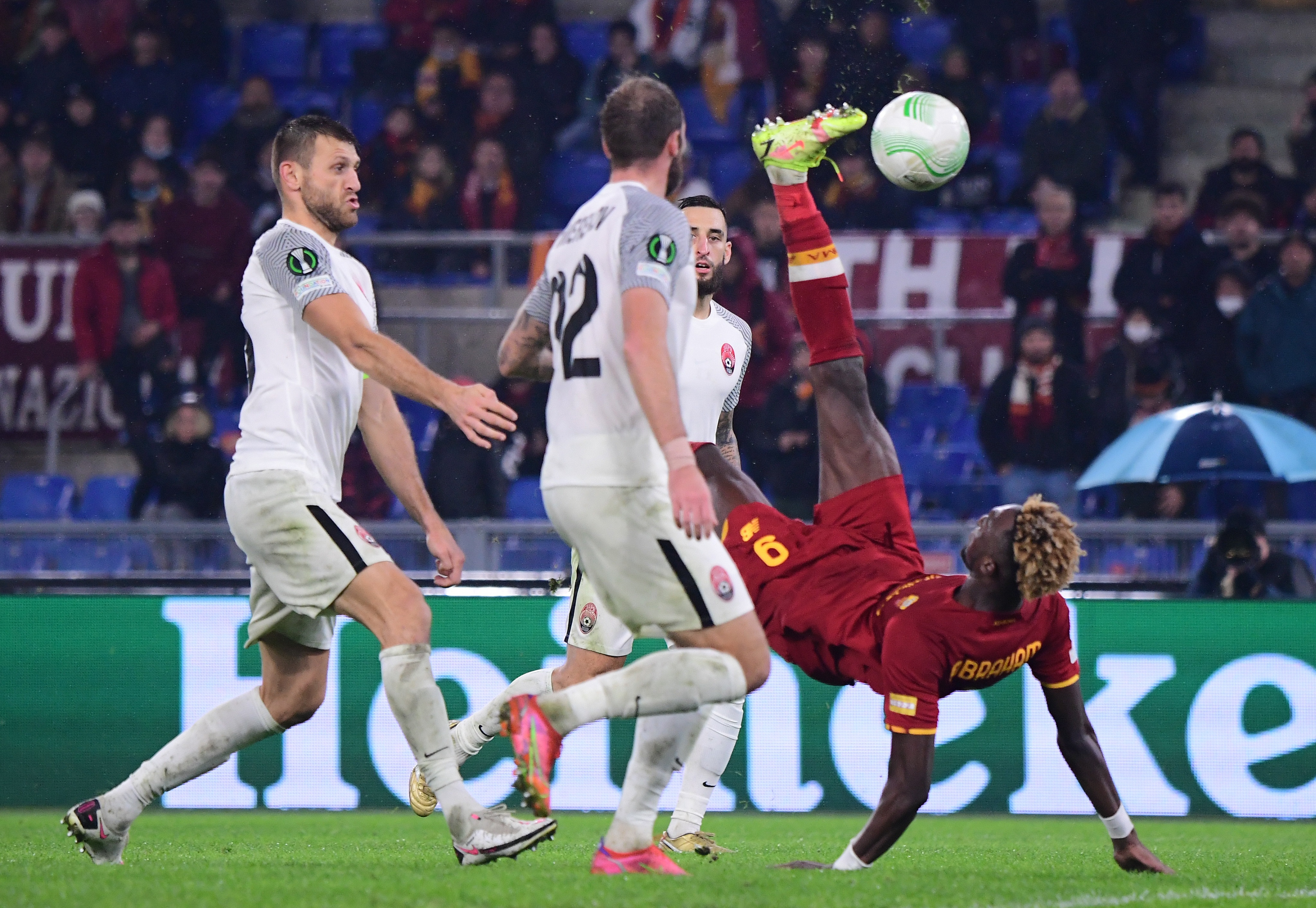 Roma dau Zorya anh 8