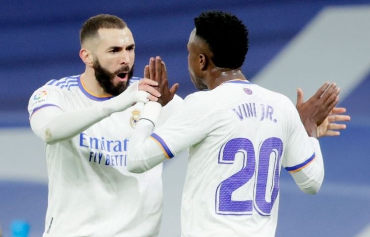 Real Madrid vung ngoi dau sau tran thang nguoc Sevilla hinh anh