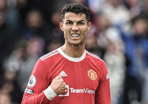 Ronaldo co so diem khiem ton trong cuoc dua gianh Qua bong vang hinh anh