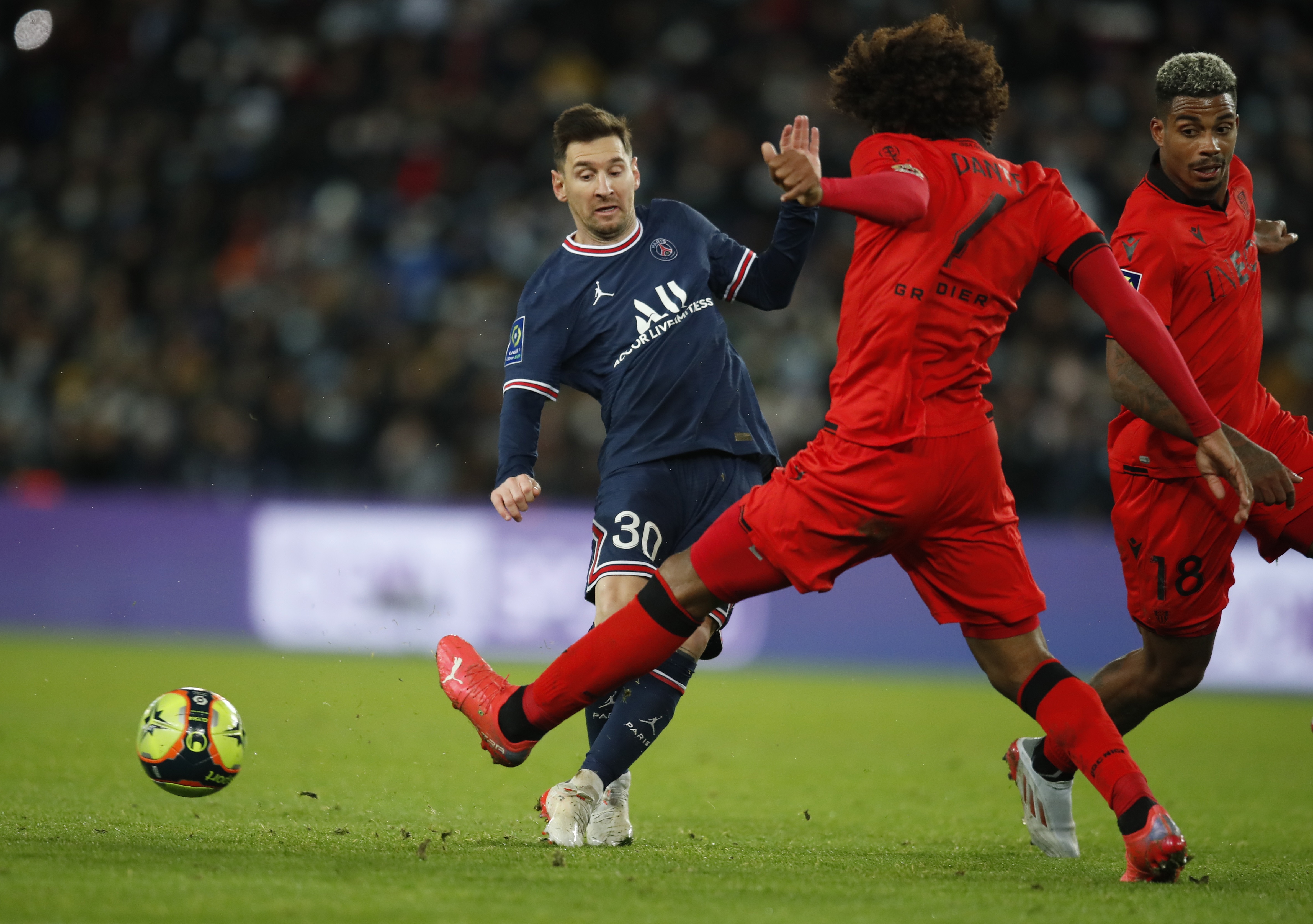 Messi an mung Qua bong vang thu 7 anh 7