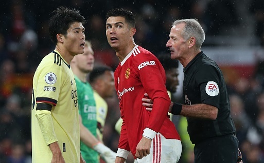 CDV Man United giau bong khi Arsenal ep san hinh anh