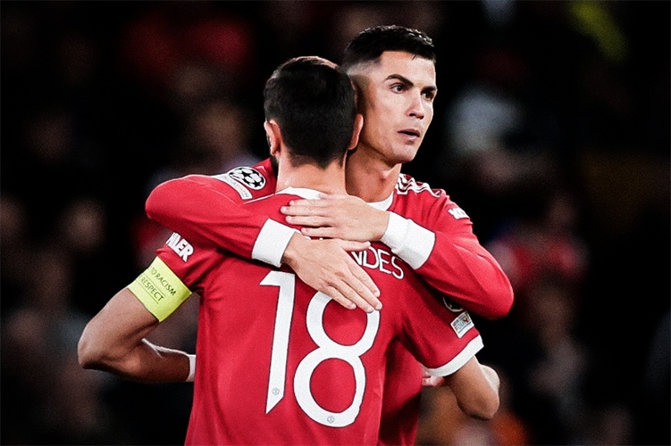 2 ngoi sao Man United vao doi hinh hay nhat vong 14 Premier League hinh anh