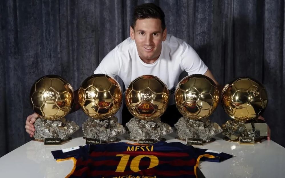 Messi rang ro ben bo suu tap Qua bong vang anh 7