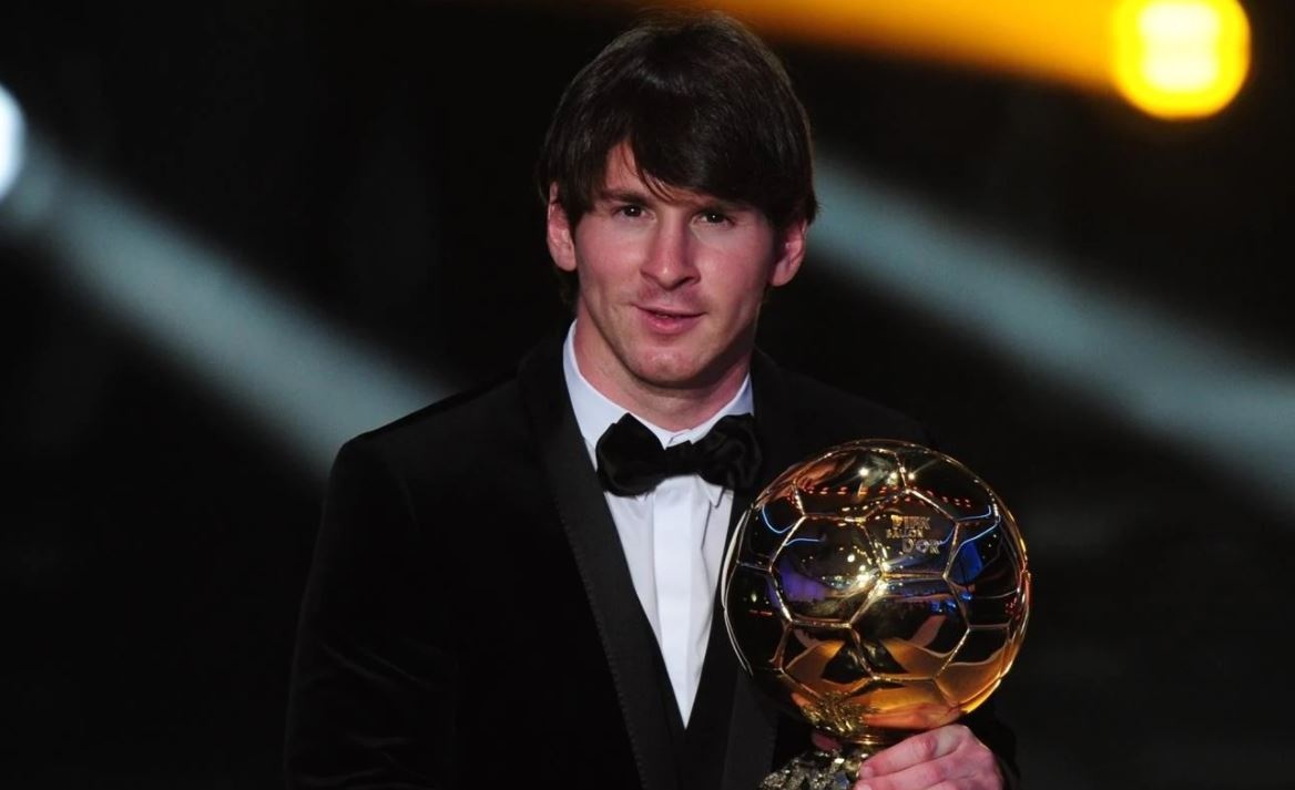 Messi rang ro ben bo suu tap Qua bong vang anh 4