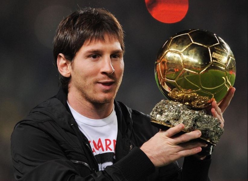 Messi rang ro ben bo suu tap Qua bong vang anh 3