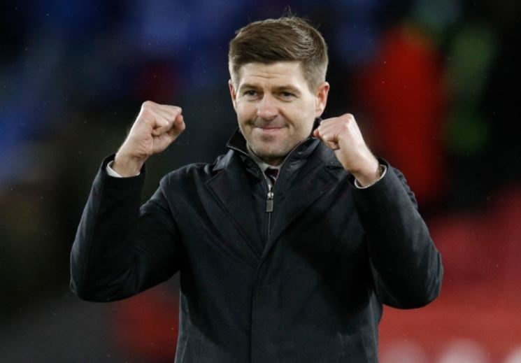 Thay tro HLV Gerrard doi dau Man United o FA Cup hinh anh