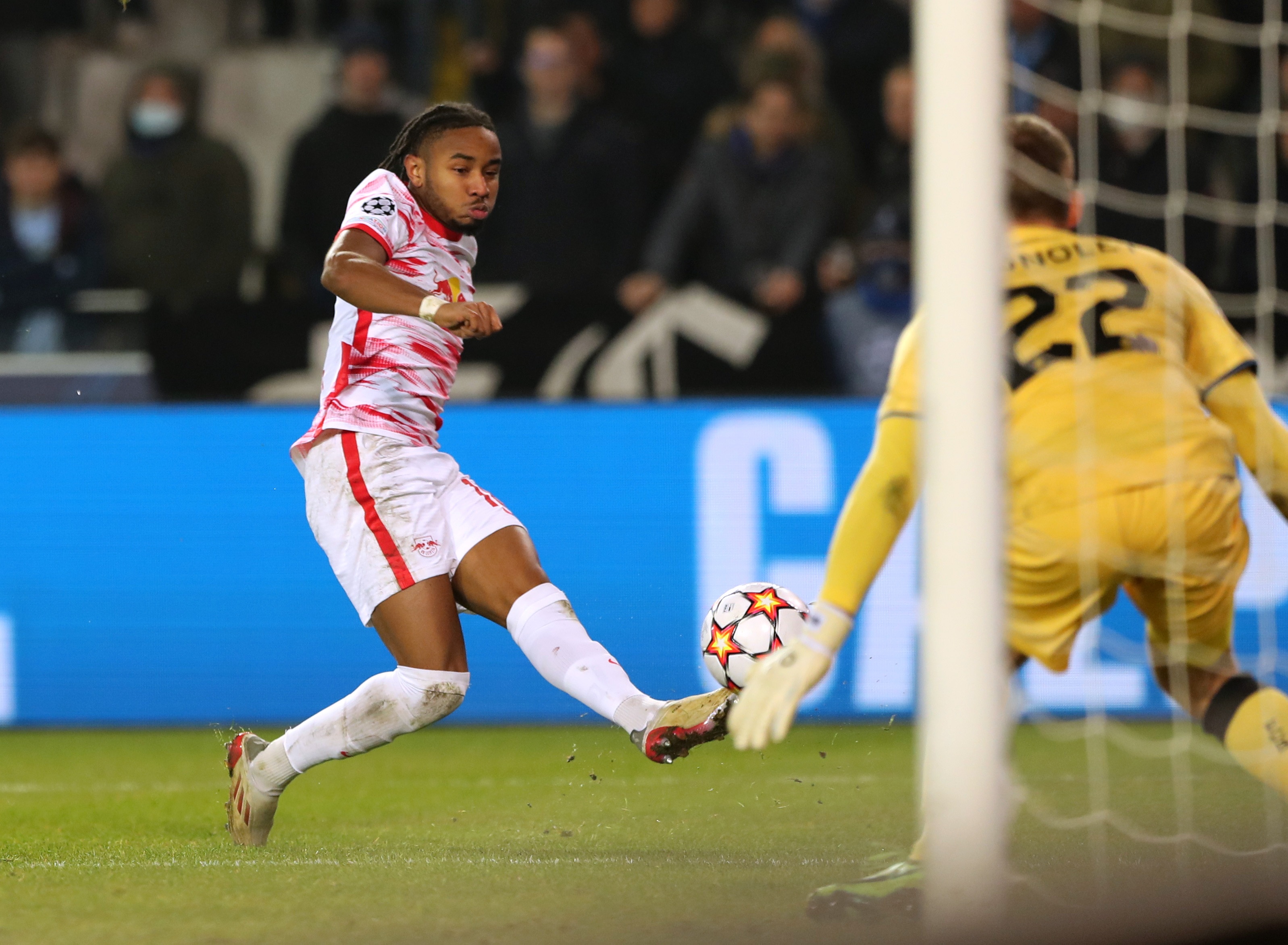 Doi hinh hay nhat vong bang Champions League anh 6