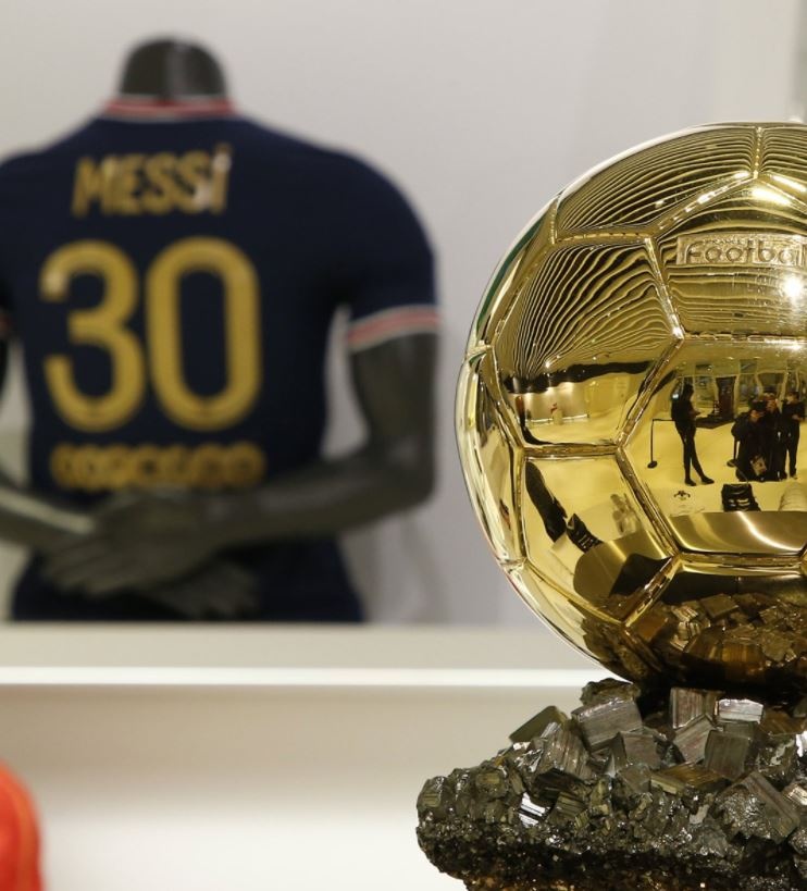 Messi mac ao dac biet anh 1