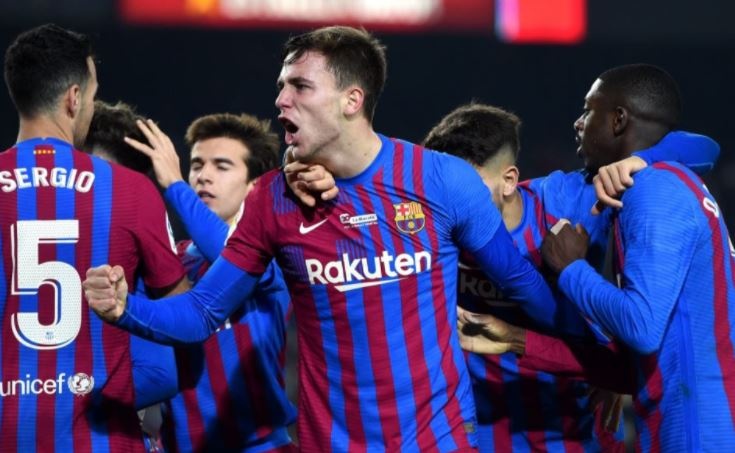 Tien ve sinh nam 2002 giai cuu Barca hinh anh