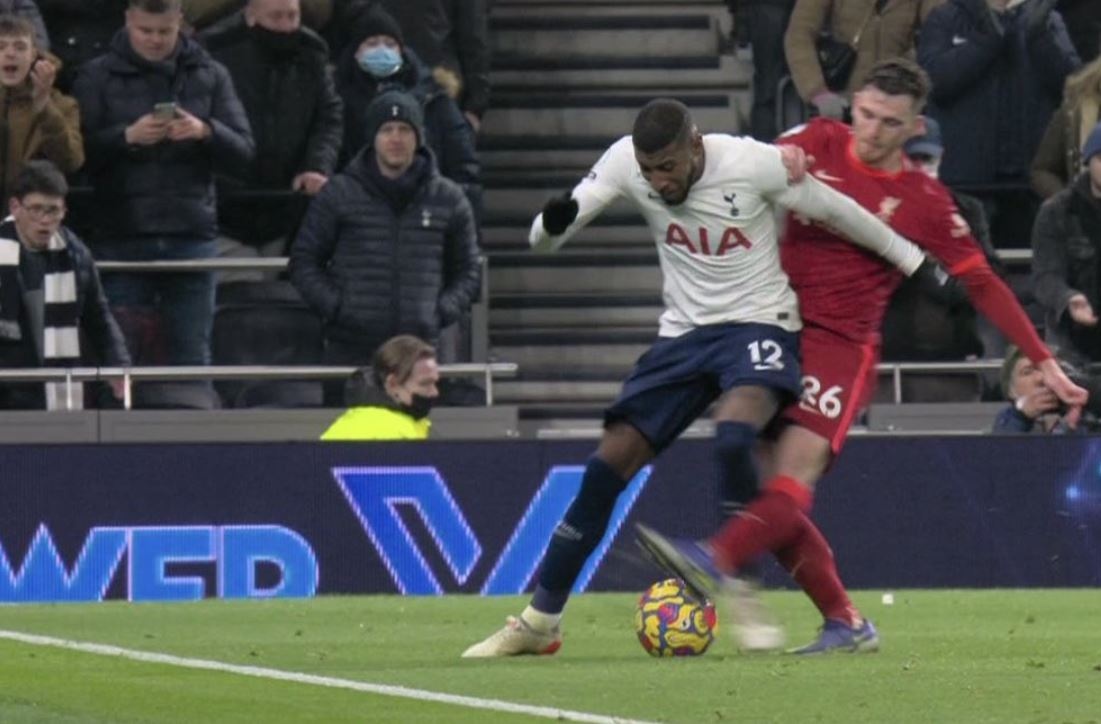 VAR gay tranh cai anh 4