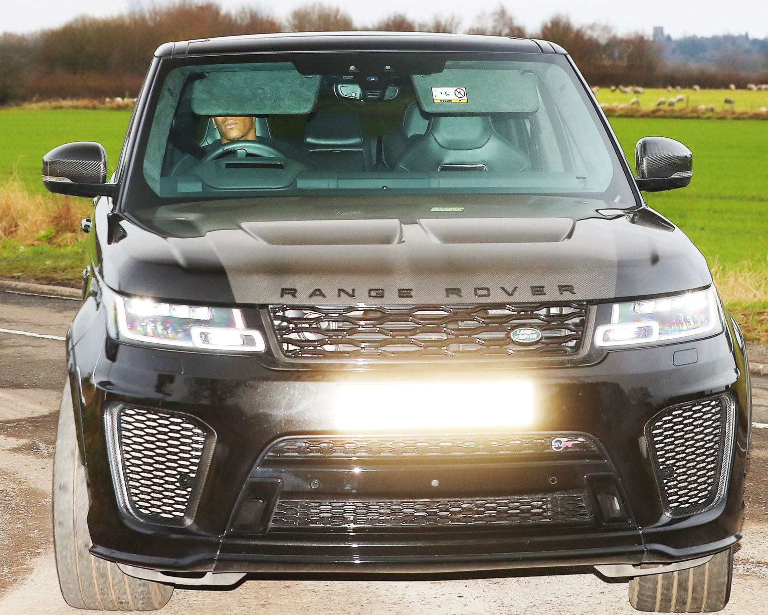 3 cau thu Man United phai roi san tap anh 10