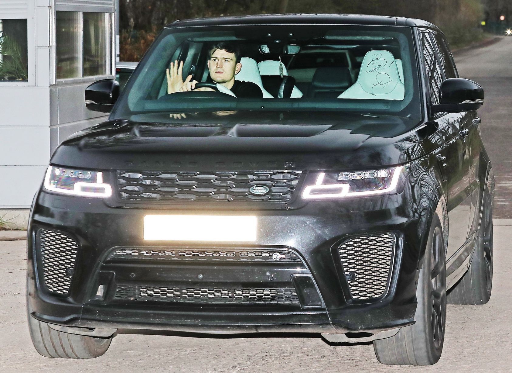 3 cau thu Man United phai roi san tap anh 7