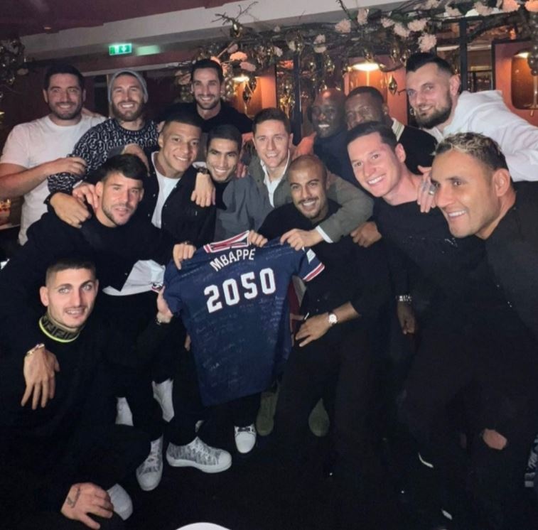 Messi vang mat trong tiec sinh nhat cua Mbappe anh 1