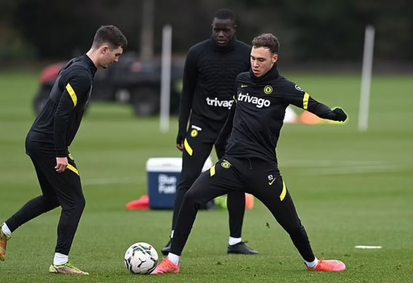 Chelsea khung hoang nhan su anh 1