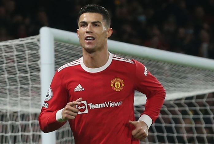 Ronaldo ghi ban va kien tao trong tran thang 3-1 cua MU hinh anh